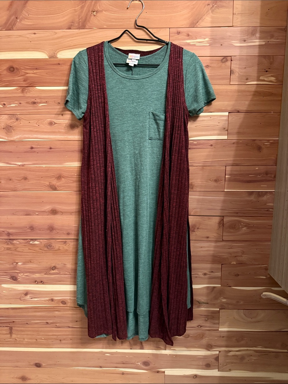 LuLaRoe Green Midi T-Shirt Dress with Burgundy Ribbed Vest